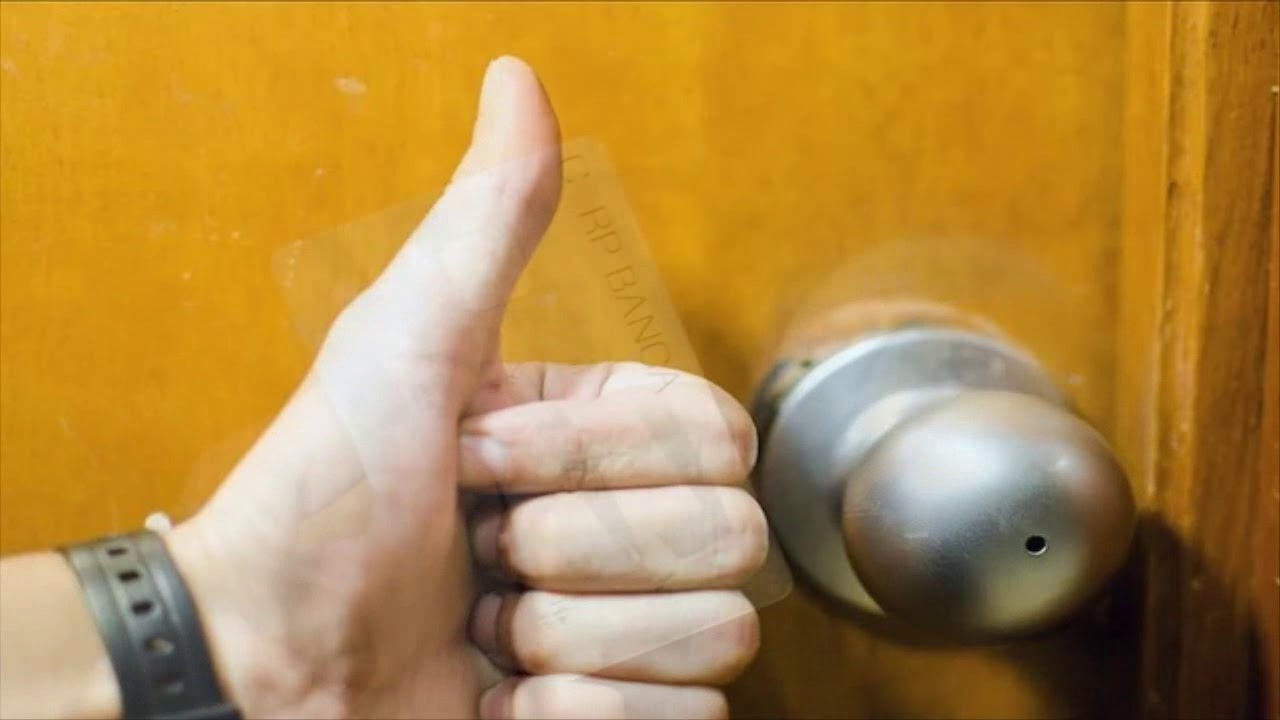 como abrir una puerta cerrada con llave antigua